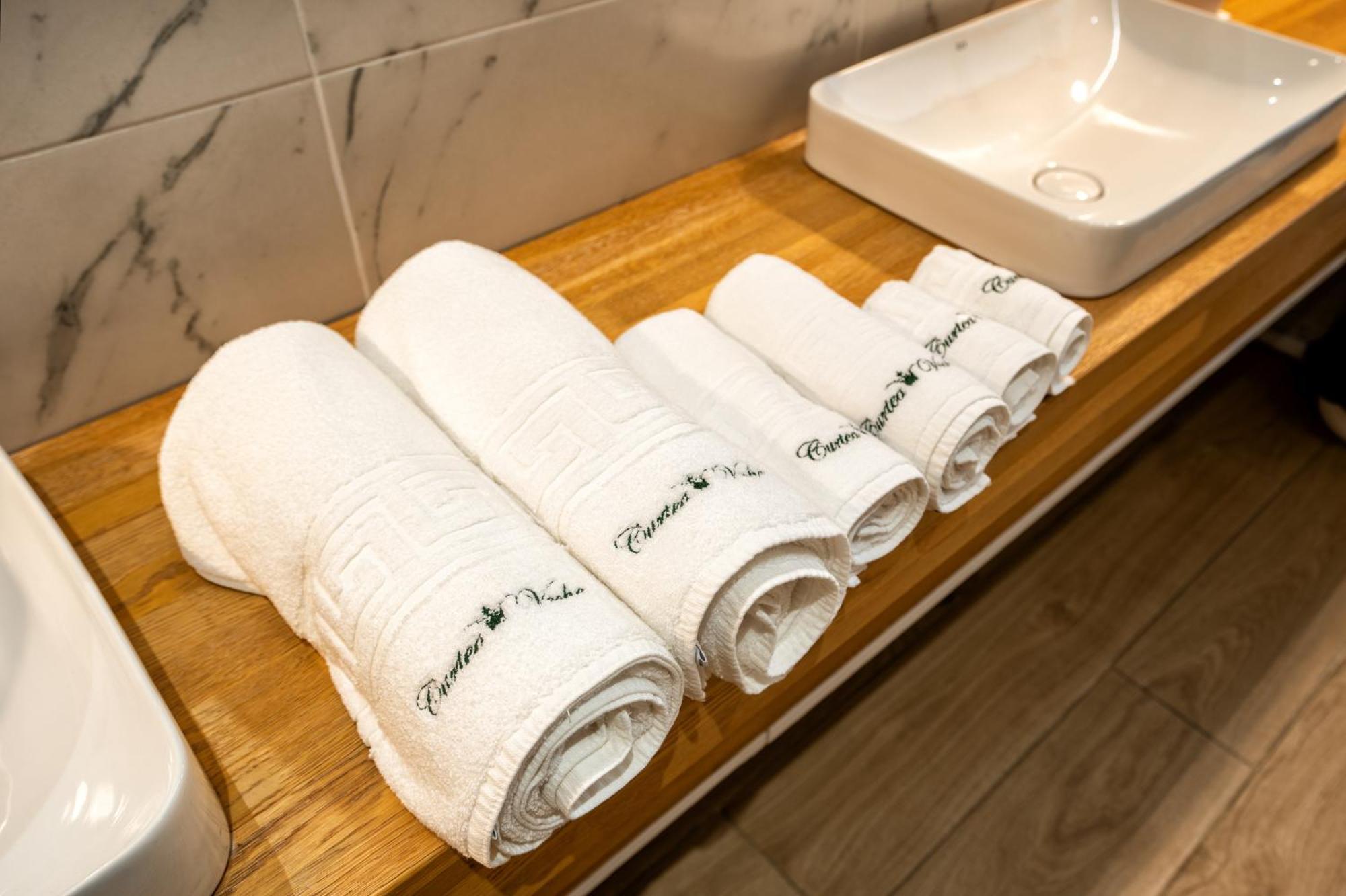 Hotel Curtea Veche Curtea De Arges Luaran gambar