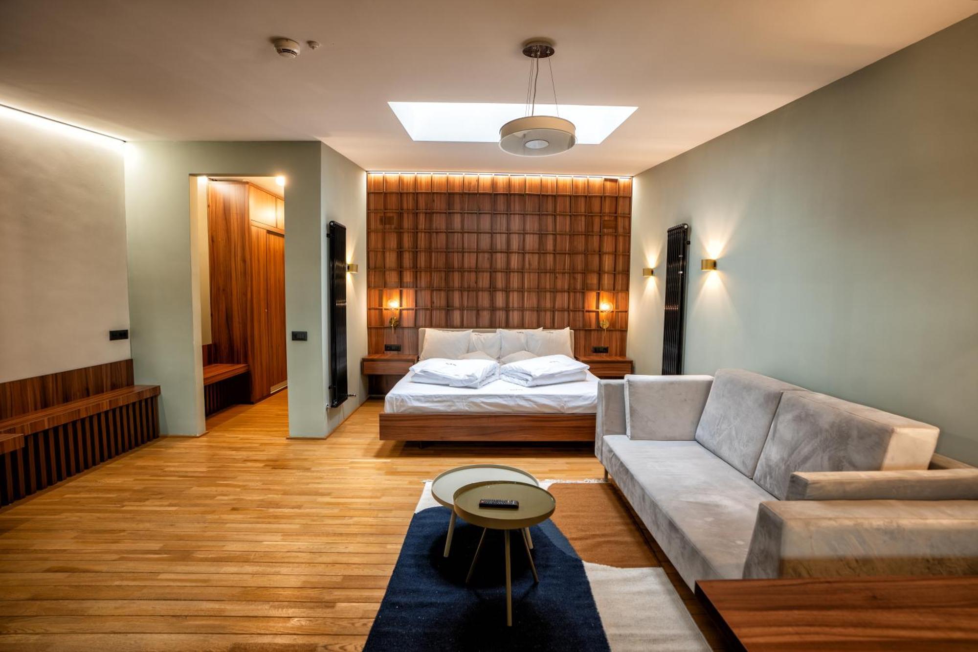 Hotel Curtea Veche Curtea De Arges Luaran gambar