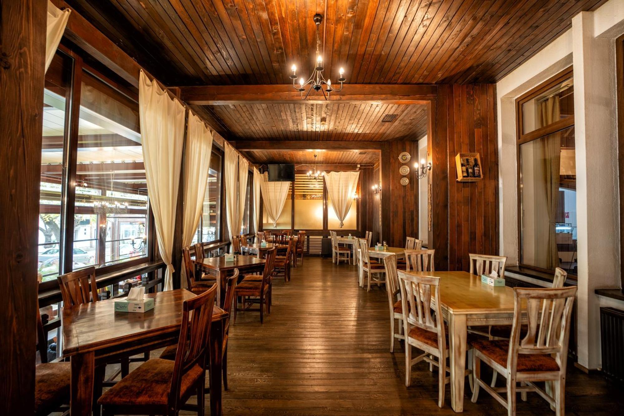 Hotel Curtea Veche Curtea De Arges Luaran gambar